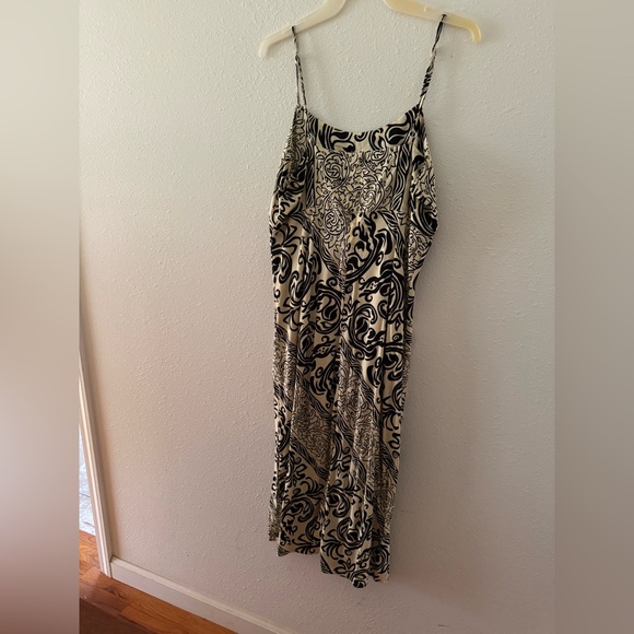 Vintage Manuhealii Black and Cream Maxi Dress - Picture 2 of 6